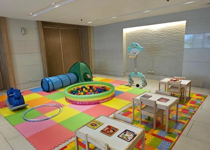 Aparthotel Moa Shell Residences Spacious 1br With View Wifi And Netflix 4*